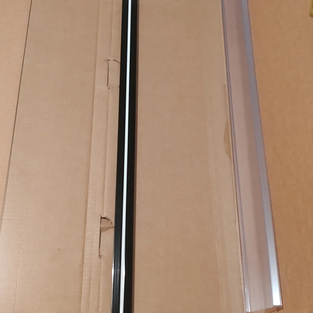 36*18 Aqueon Breeder Hinged Glass Lid Tank.